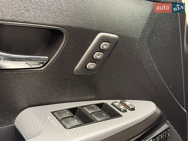 Внедорожник / Кроссовер Toyota Venza 2012 в Киеве фото 5 Внедорожник / Кроссовер Toyota Venza 2012 в Киеве