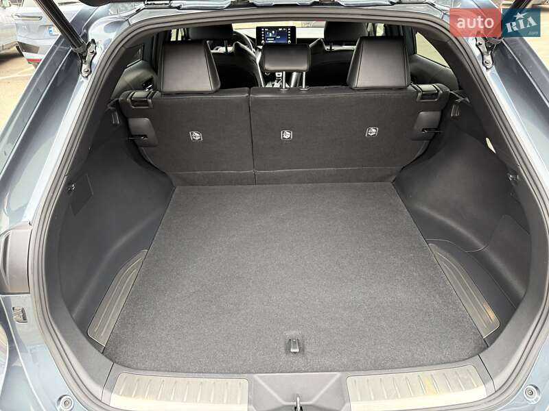 Внедорожник / Кроссовер Toyota Venza 2022 в Киеве