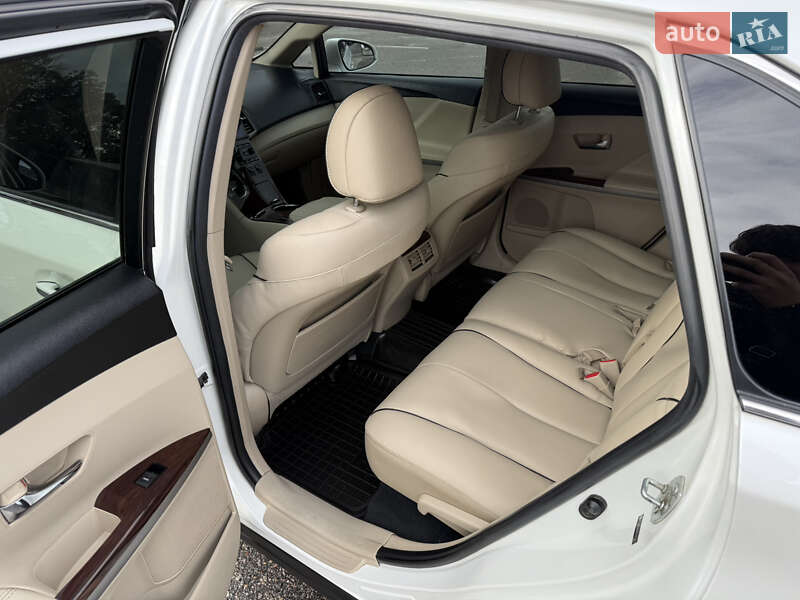 Позашляховик / Кросовер Toyota Venza 2013 в Дніпрі