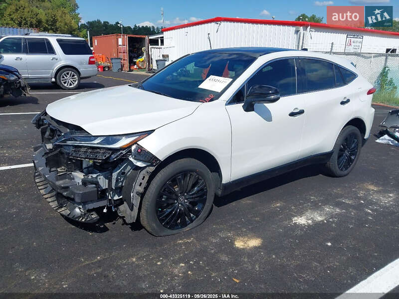 Позашляховик / Кросовер Toyota Venza 2024 в Львові