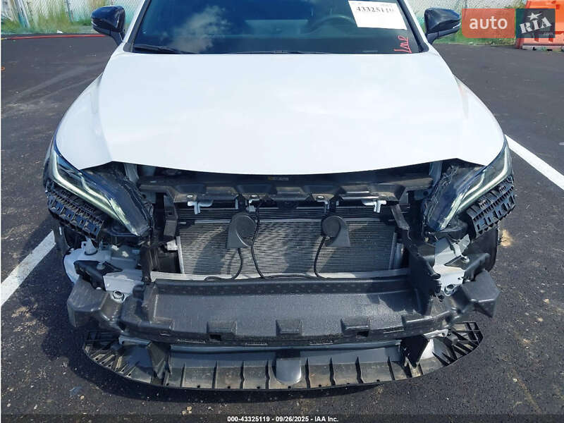 Позашляховик / Кросовер Toyota Venza 2024 в Львові