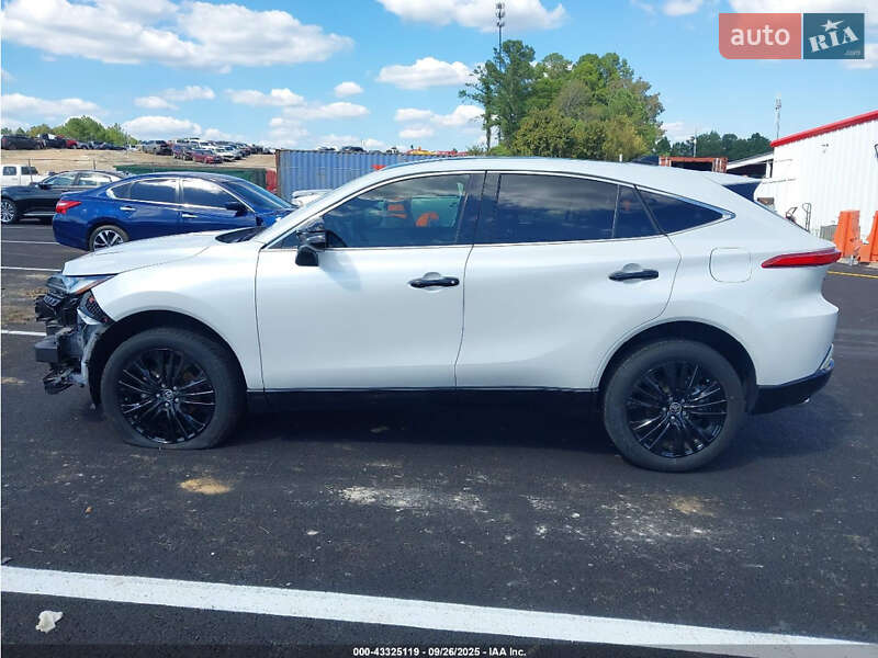 Позашляховик / Кросовер Toyota Venza 2024 в Львові