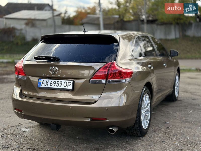 Внедорожник / Кроссовер Toyota Venza 2011 в Новой Водолаге