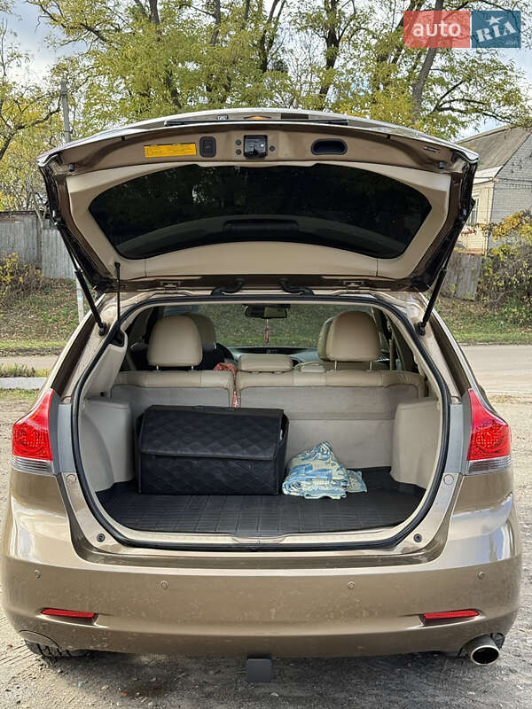 Внедорожник / Кроссовер Toyota Venza 2011 в Новой Водолаге