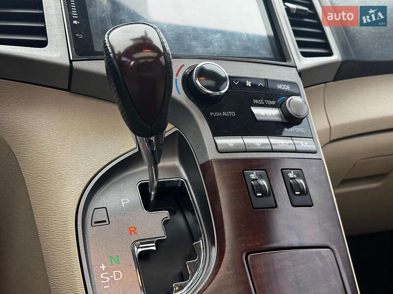 Внедорожник / Кроссовер Toyota Venza 2012 в Харькове