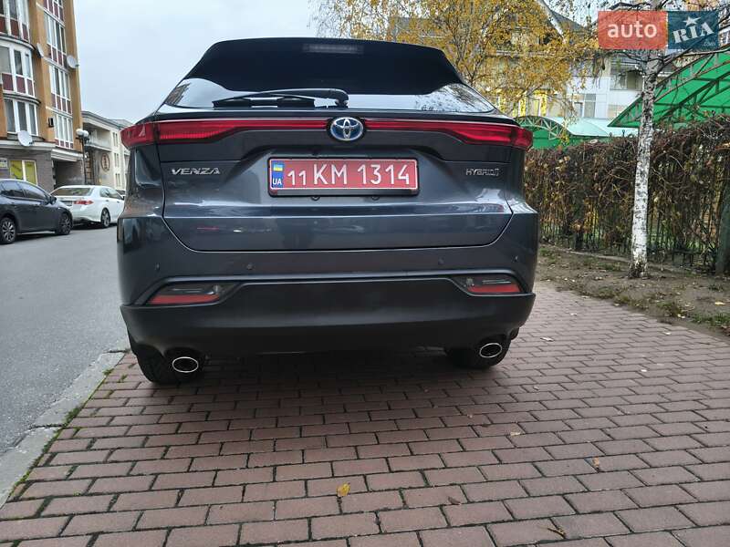 Внедорожник / Кроссовер Toyota Venza 2021 в Киеве