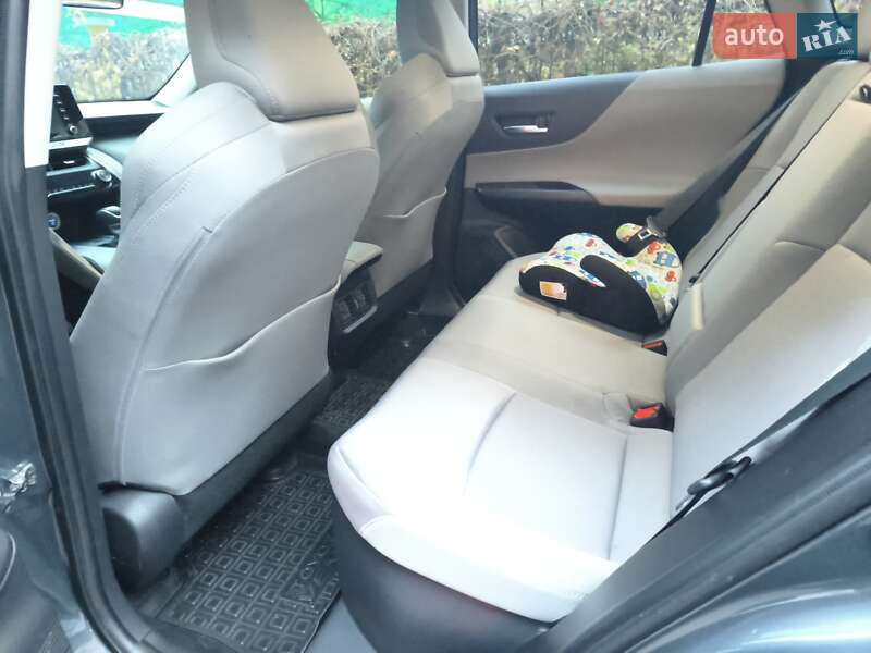 Внедорожник / Кроссовер Toyota Venza 2021 в Киеве