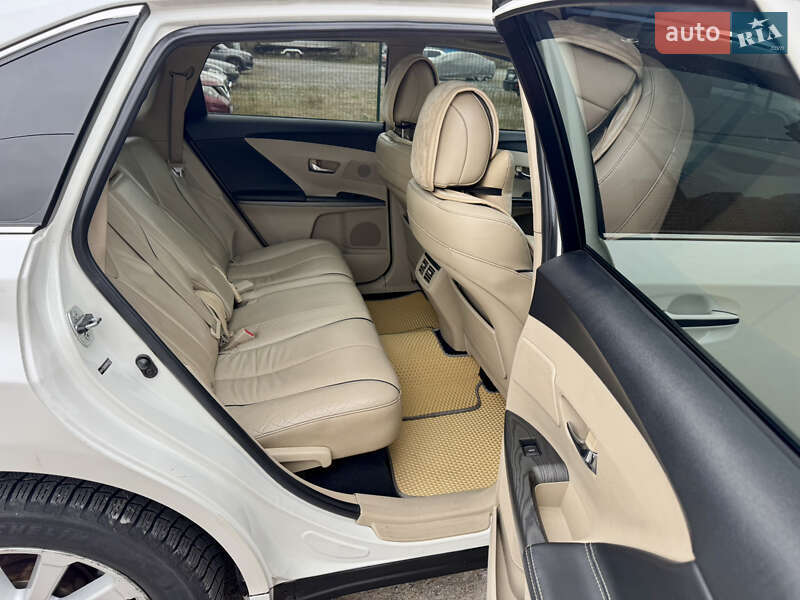 Внедорожник / Кроссовер Toyota Venza 2010 в Киеве