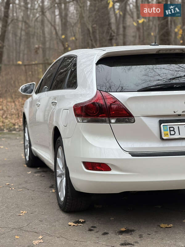 Внедорожник / Кроссовер Toyota Venza 2013 в Знаменке