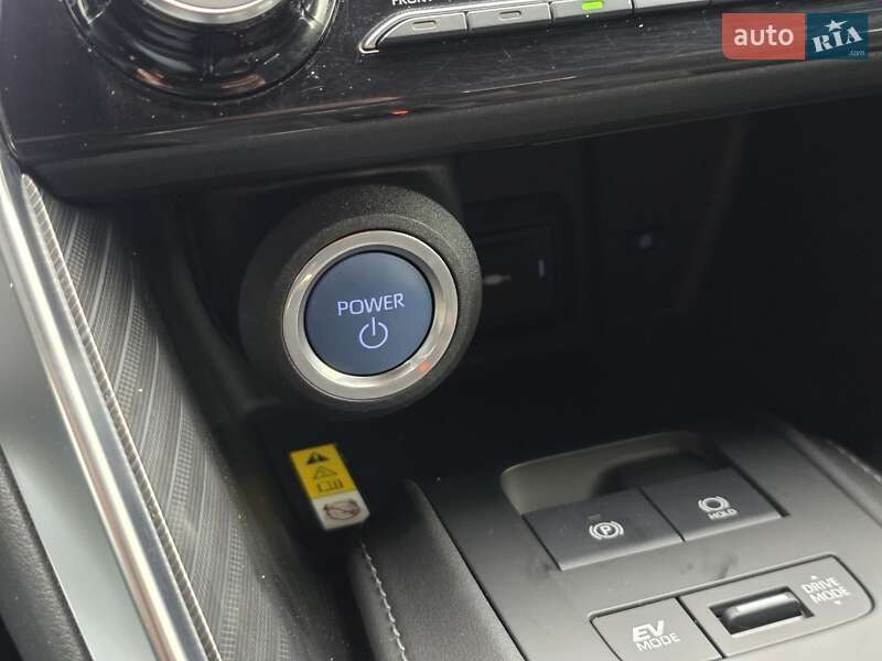 Позашляховик / Кросовер Toyota Venza 2020 в Тернополі