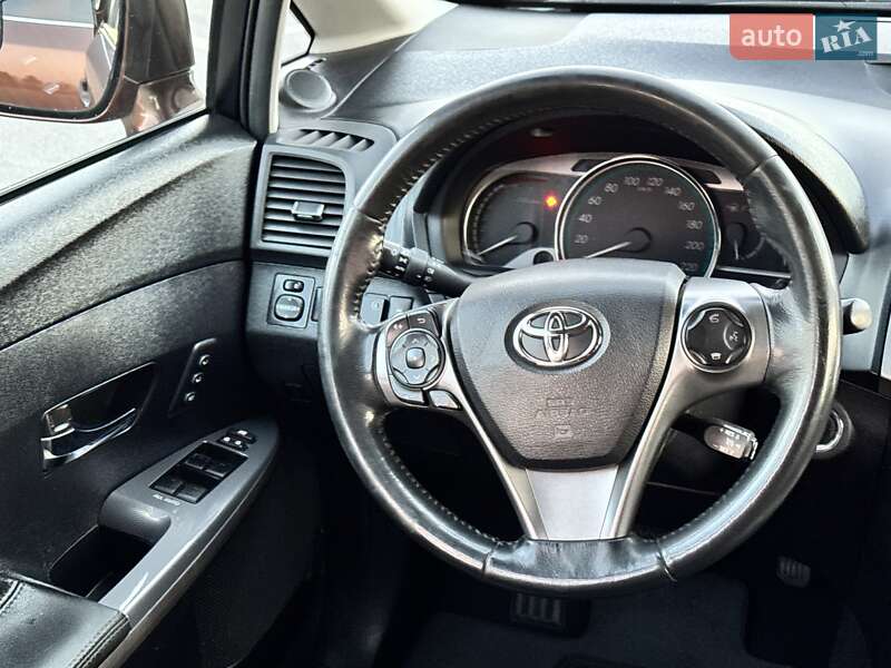 Позашляховик / Кросовер Toyota Venza 2014 в Вінниці