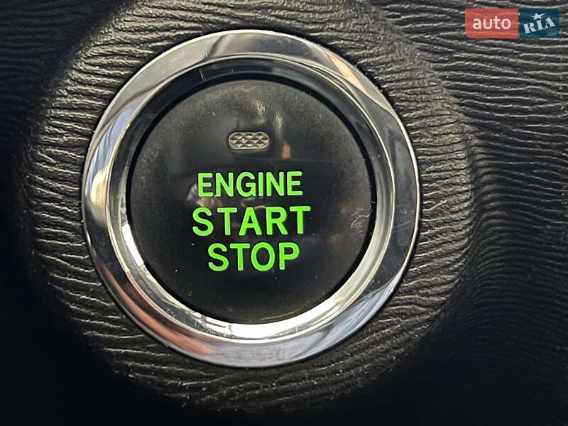 Позашляховик / Кросовер Toyota Venza 2014 в Вінниці