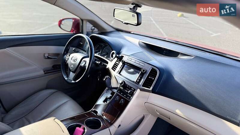 Позашляховик / Кросовер Toyota Venza 2013 в Києві