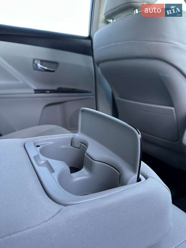 Внедорожник / Кроссовер Toyota Venza 2011 в Белогородке