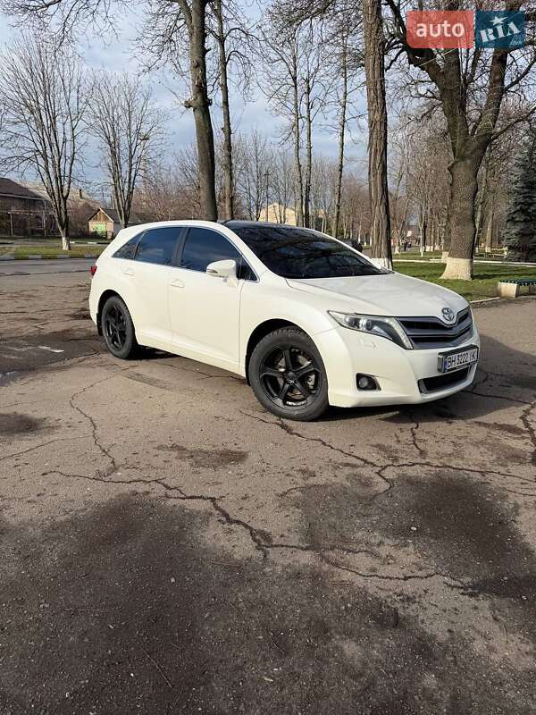Внедорожник / Кроссовер Toyota Venza 2013 в Подольске
