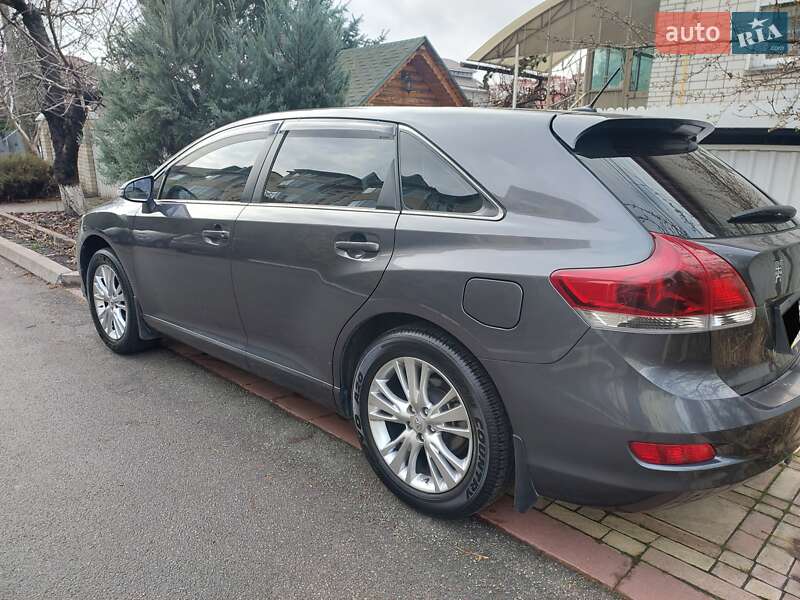 Внедорожник / Кроссовер Toyota Venza 2013 в Петропавловской Борщаговке