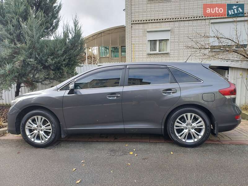 Внедорожник / Кроссовер Toyota Venza 2013 в Петропавловской Борщаговке
