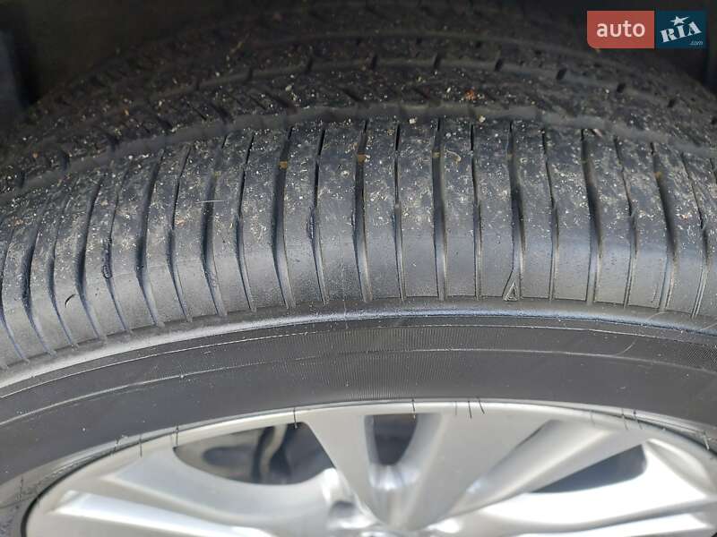 Внедорожник / Кроссовер Toyota Venza 2013 в Петропавловской Борщаговке