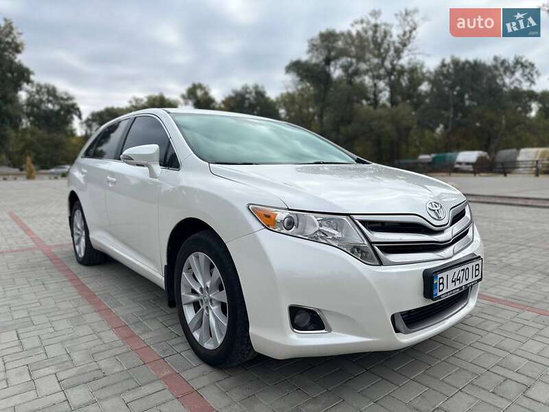 Позашляховик / Кросовер Toyota Venza 2015 в Полтаві