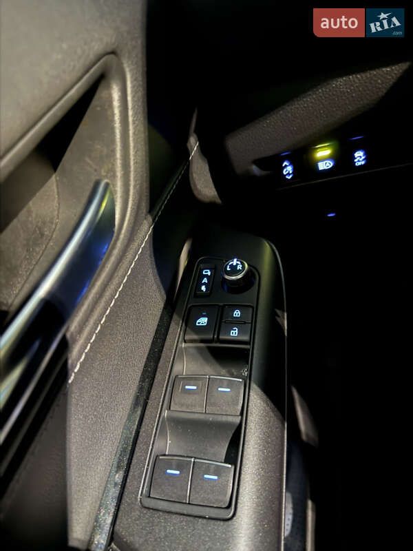 Внедорожник / Кроссовер Toyota Venza 2021 в Калиновке