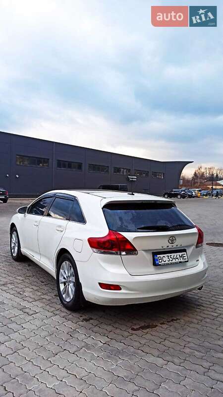 Позашляховик / Кросовер Toyota Venza 2014 в Бориславі