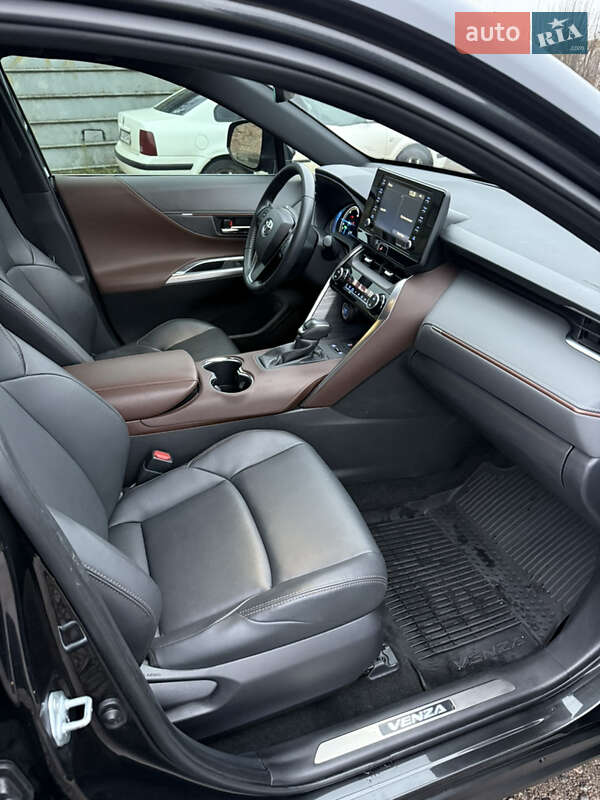 Позашляховик / Кросовер Toyota Venza 2022 в Фастові