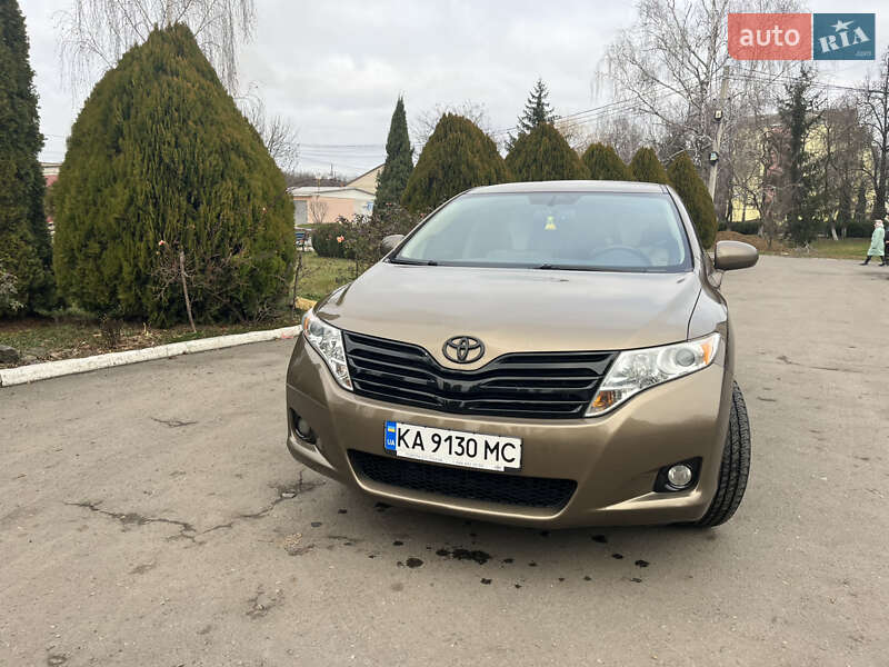 Позашляховик / Кросовер Toyota Venza 2011 в Ладижині