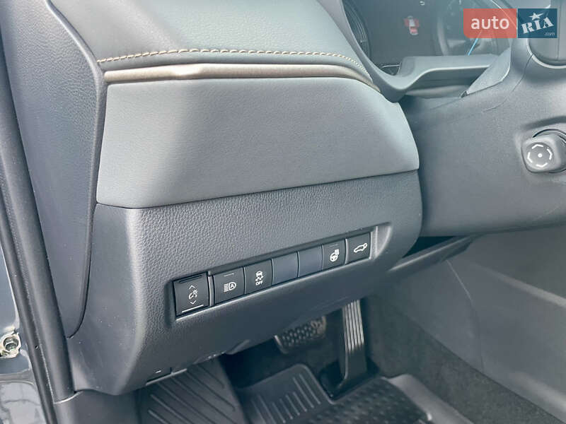 Позашляховик / Кросовер Toyota Venza 2021 в Тульчині