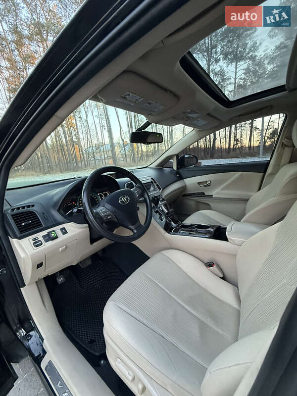 Позашляховик / Кросовер Toyota Venza 2011 в Житомирі
