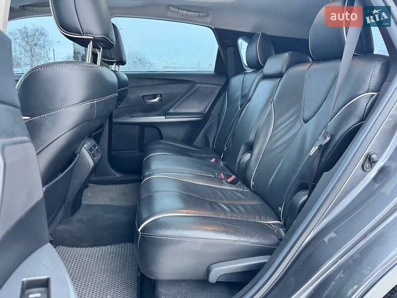 Внедорожник / Кроссовер Toyota Venza 2013 в Сумах