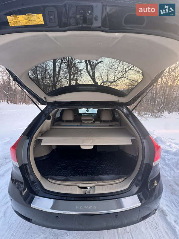 Внедорожник / Кроссовер Toyota Venza 2010 в Житомире