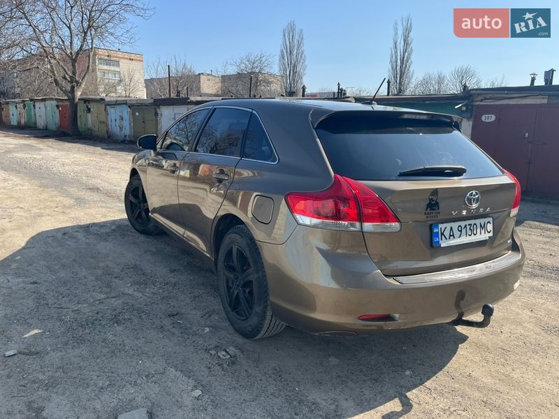 Внедорожник / Кроссовер Toyota Venza 2011 в Ладыжине