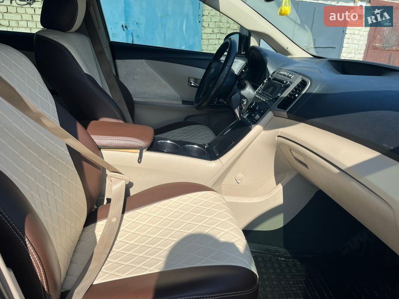 Внедорожник / Кроссовер Toyota Venza 2011 в Ладыжине