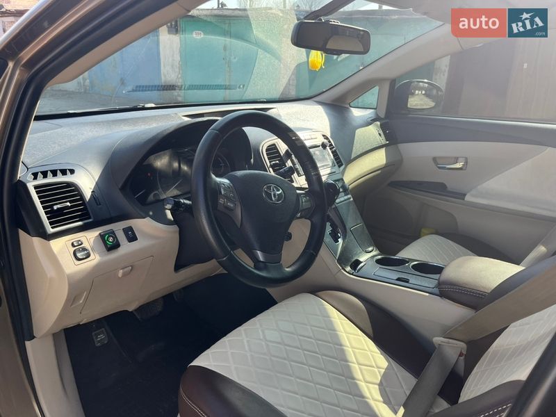 Внедорожник / Кроссовер Toyota Venza 2011 в Ладыжине