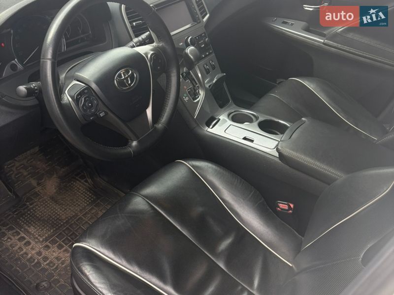 Внедорожник / Кроссовер Toyota Venza 2013 в Днепре