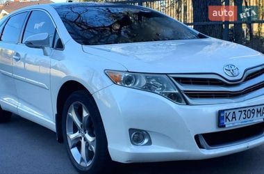 Позашляховик / Кросовер Toyota Venza 2014 в Києві