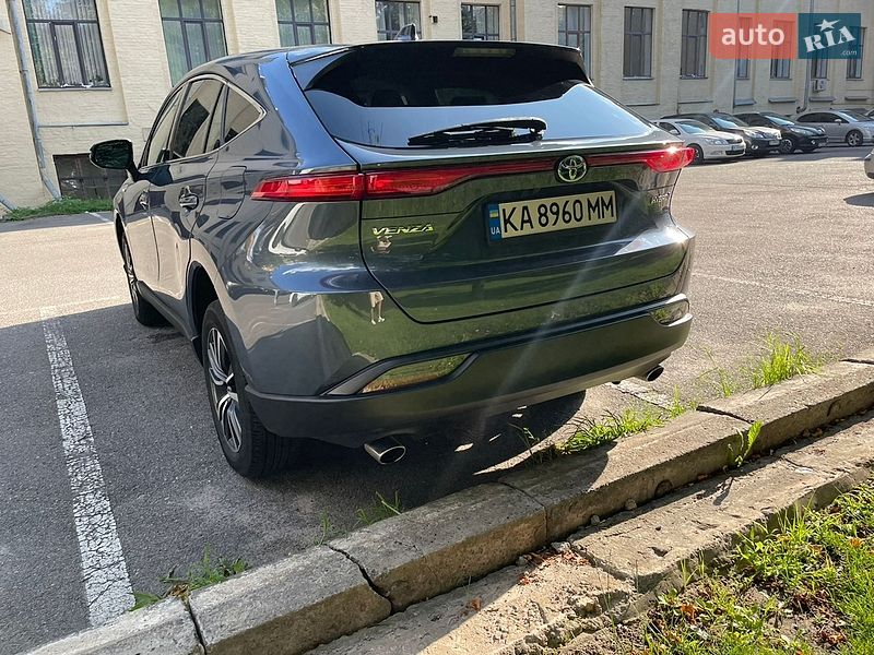 Внедорожник / Кроссовер Toyota Venza 2021 в Киеве