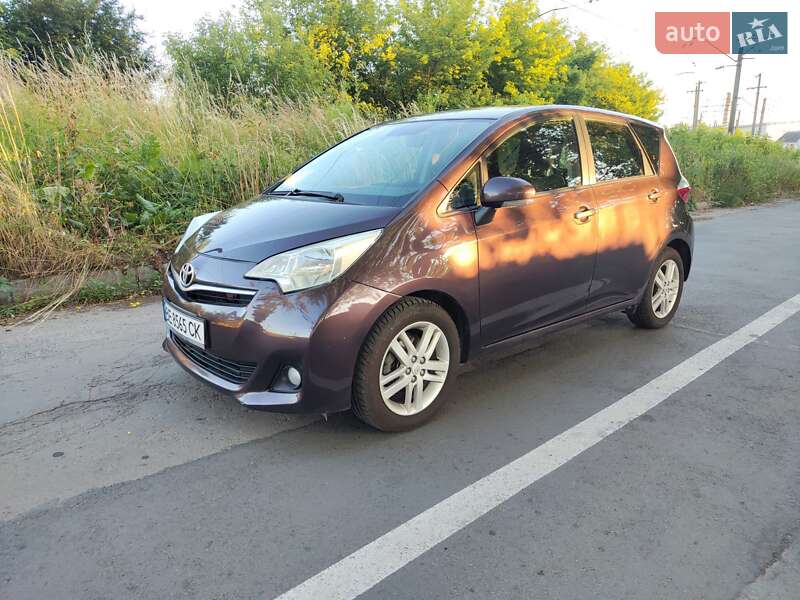 Toyota Verso-S 2011