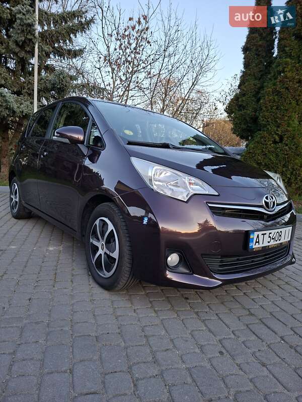 Микровэн Toyota Verso-S 2014 в Ивано-Франковске