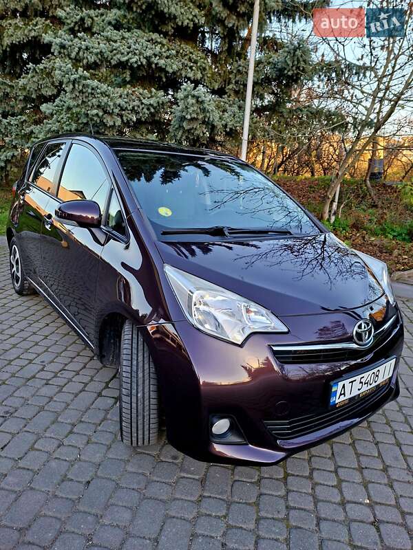 Микровэн Toyota Verso-S 2014 в Ивано-Франковске