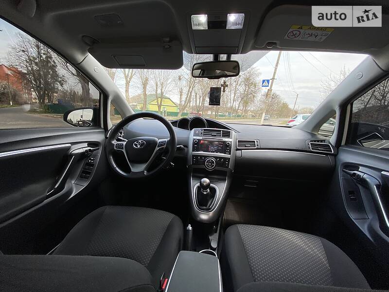 Мінівен Toyota Verso 2013 в Хмельницькому фото 23 Мінівен Toyota Verso 2013 в Хмельницькому