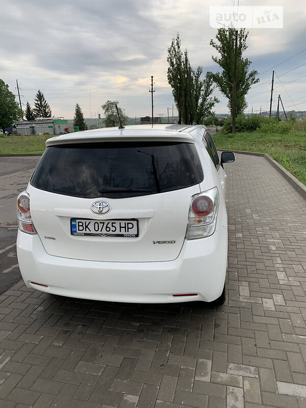 Мінівен Toyota Verso 2012 в Рівному