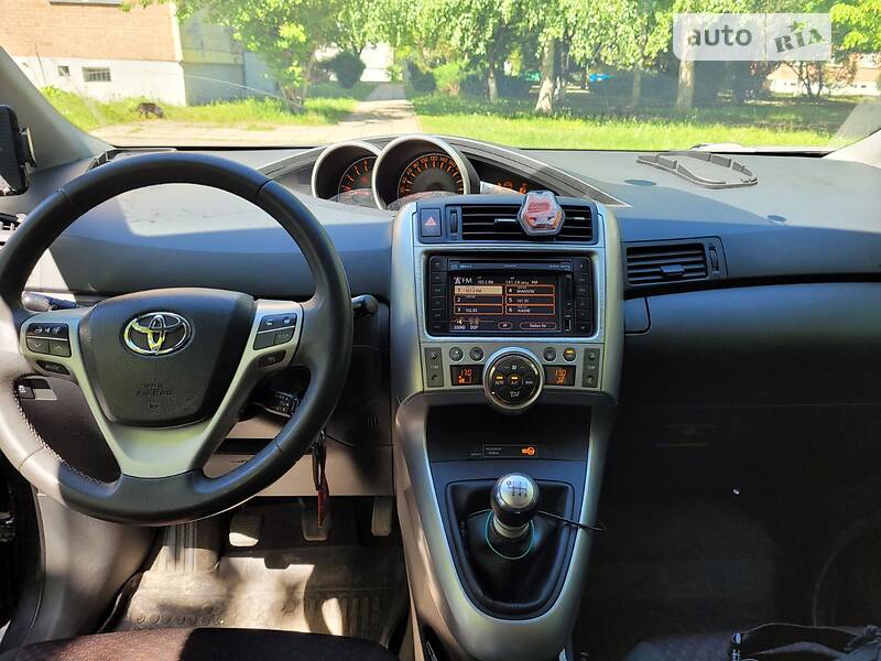 Універсал Toyota Verso 2011 в Рівному