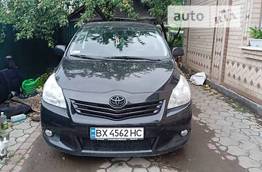 Мінівен Toyota Verso 2010 в Шепетівці