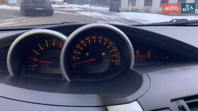 Мінівен Toyota Verso 2011 в Конотопі