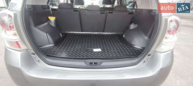 Мінівен Toyota Verso 2011 в Чернігові