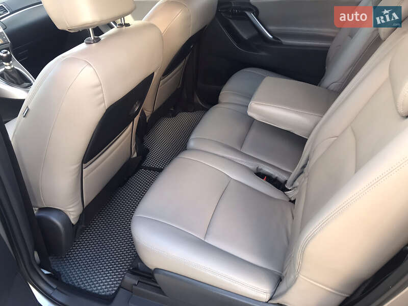 Мінівен Toyota Verso 2014 в Хмельницькому