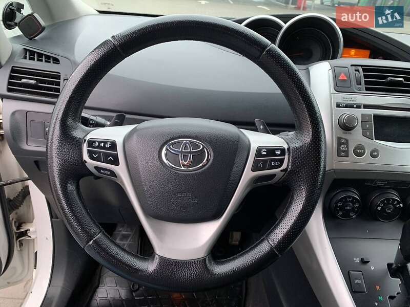 Мінівен Toyota Verso 2010 в Тернополі