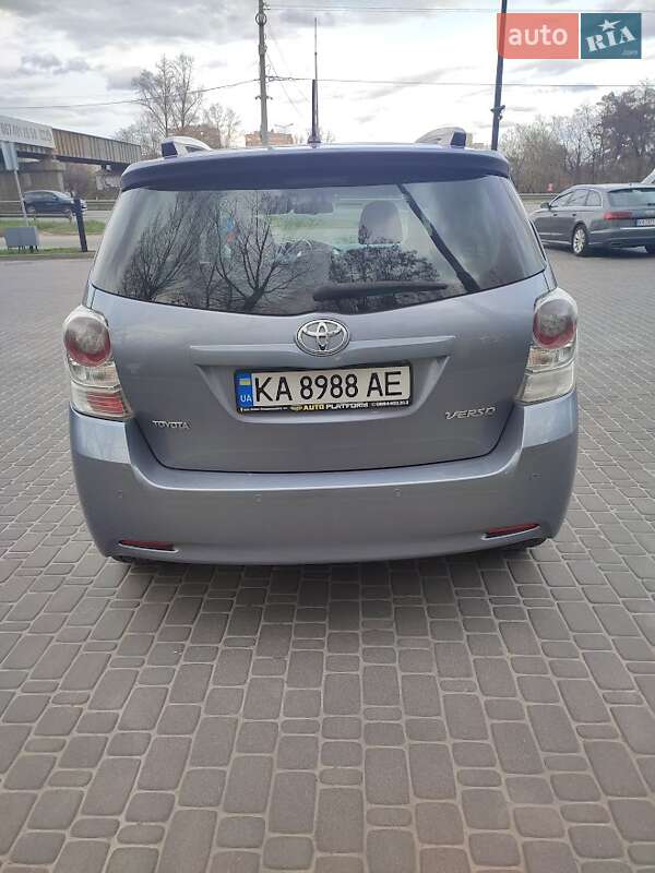 Минивэн Toyota Verso 2010 в Киеве