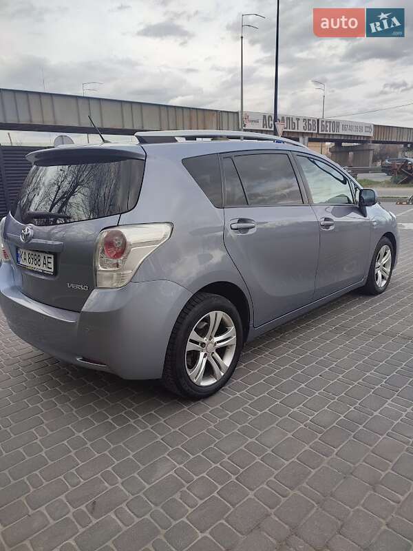 Минивэн Toyota Verso 2010 в Киеве
